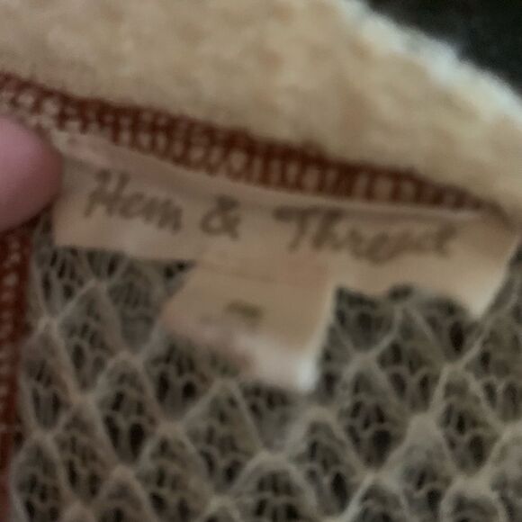 Hem & Thread Top - Picture 4 of 4